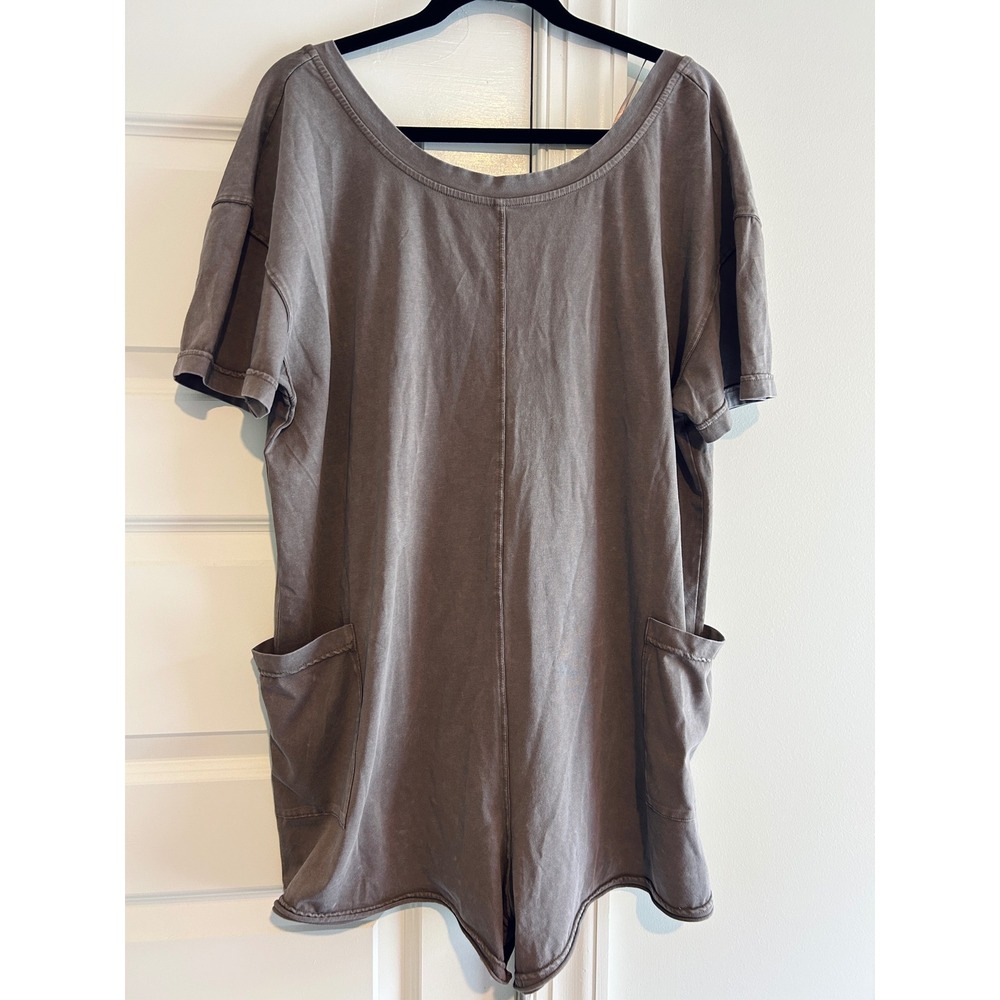 Anthro Sundry Women Romper Taupe Mauve V-Neck Short Sleeve Pockets NWT size L